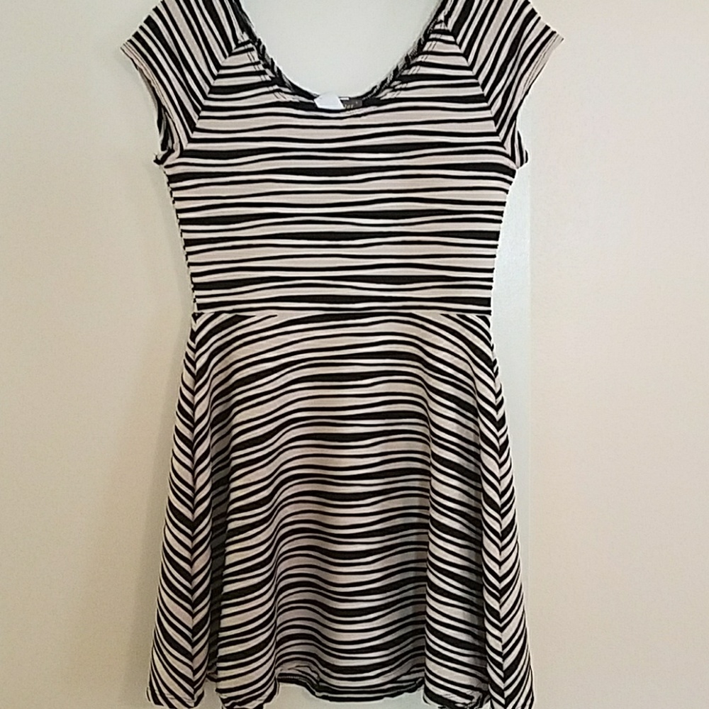 LAST CHANCE! Black and cream mini dress